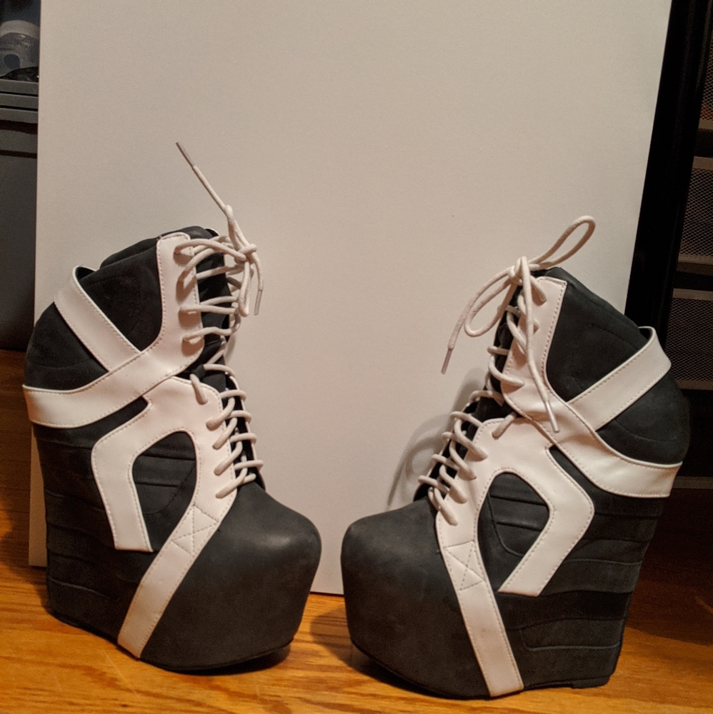 Like New - Jeffrey Campbell Aksana Wedge